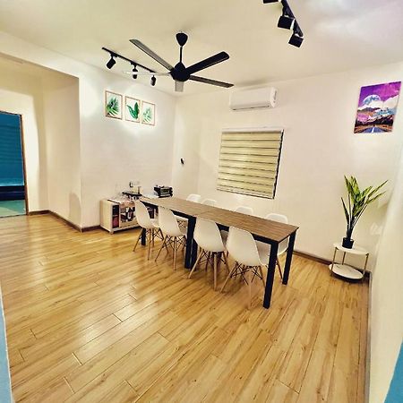 Raees Homestay Kampong Tanjong Minyak エクステリア 写真